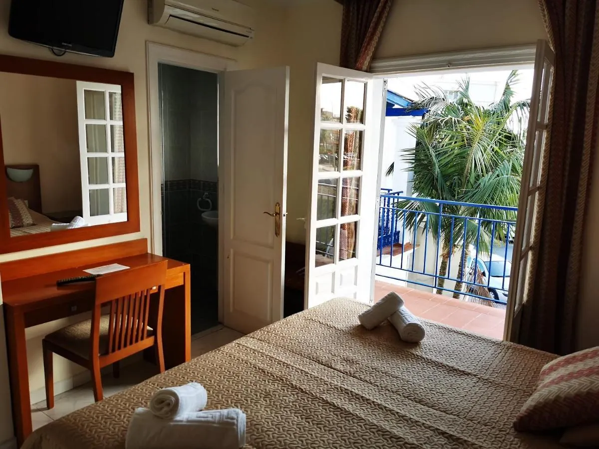 نيرخا Hostal Marazul