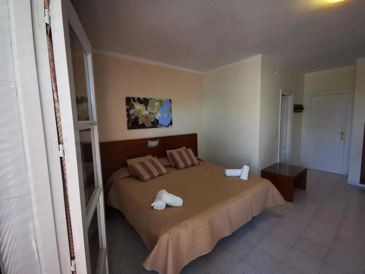 فندق مبيت وإفطار نيرخا Hostal Marazul إسبانيا